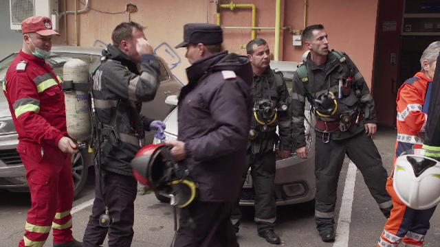 Cum a încercat un bărbat din Ploiești să scape de pisici. Un bloc evacuat din cauza lui - Imaginea 1