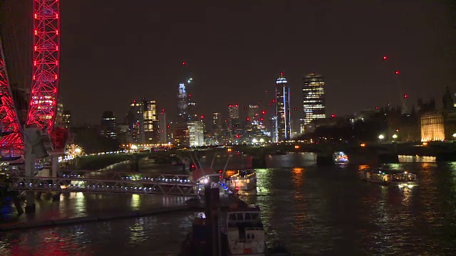 Viața de noapte în Londra. Cum încurajează autoritățile turiștii să se distreze - Imaginea 1