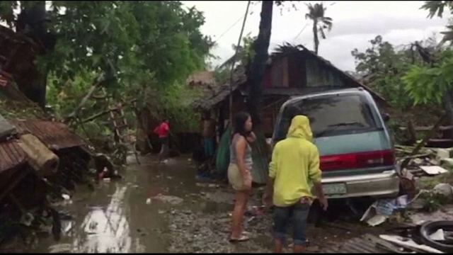 Un taifun violent a stricat Crăciunul a mii de filipinezi. Bilanțul pagubelor este uriaș - Imaginea 2