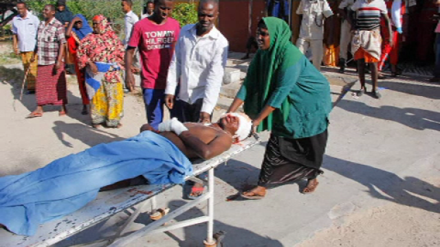 Atac terorist sângeros în Somalia. Bilanţul a ajuns la 100 de morţi - Imaginea 3