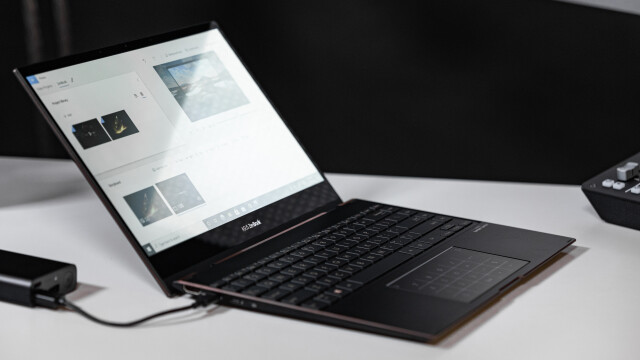 (P) ZenBook Flip S UX371 – un laptop ușor, compact și performant, cu ecran OLED 4K rabatabil la 360 de grade - Imaginea 1