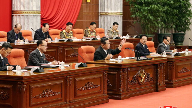 FOTO. Cum arată acum Kim Jong Un. Liderul nord-coreean a slăbit semnificativ - Imaginea 2