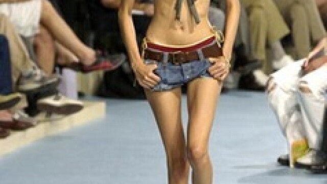 Modele macinate de anorexie. Sacrificiul pentru o viata pe catwalk FOTO - Imaginea 4
