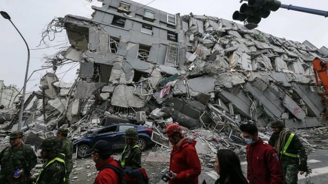 Bilantul cutremurului din Taiwan a crescut la 14 morti si 480 de raniti. Imaginile dezastrului filmate din drona - Imaginea 8