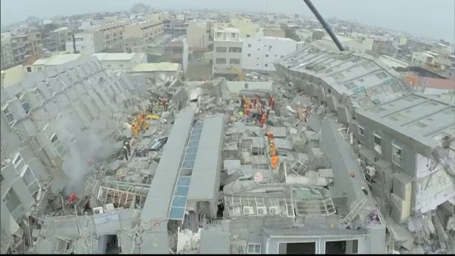 Bilantul cutremurului din Taiwan a crescut la 14 morti si 480 de raniti. Imaginile dezastrului filmate din drona - Imaginea 20