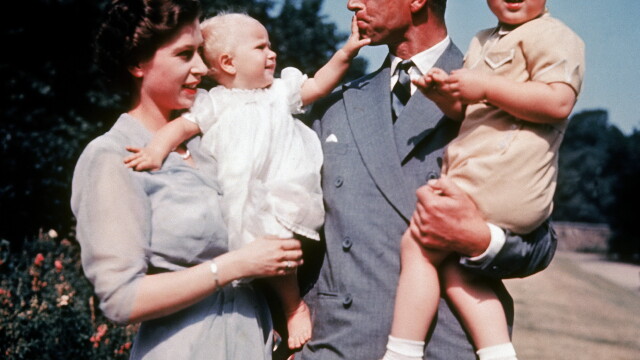 Documentar Channel 5: Printul Philip i-ar fi fost infidel sotiei sale, Regina Elisabeta a II-a, in tinerete - Imaginea 1