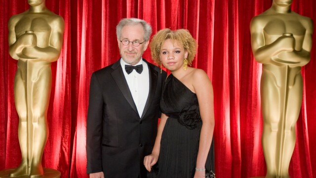 Fiica lui Steven Spielberg a fost arestată. Tânăra este actriță în filme pentru adulți - Imaginea 1