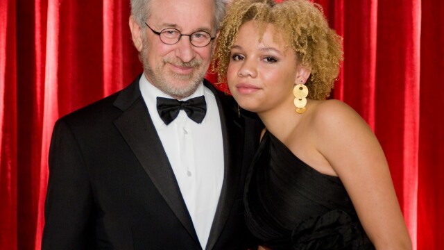 Fiica lui Steven Spielberg a fost arestată. Tânăra este actriță în filme pentru adulți - Imaginea 3