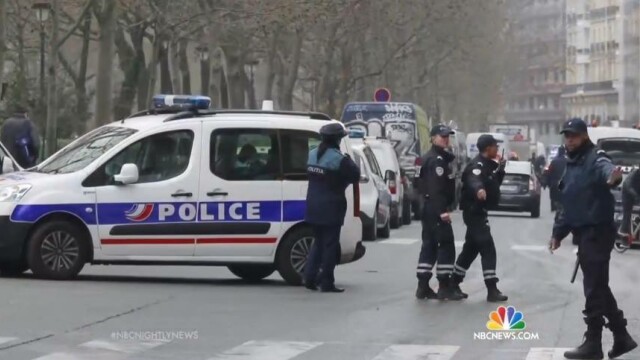 Presupusii teroristi, cautati de peste 30 de ore. S-au ascuns la nord de Paris, zona plasata sub nivel maxim de alerta - Imaginea 18