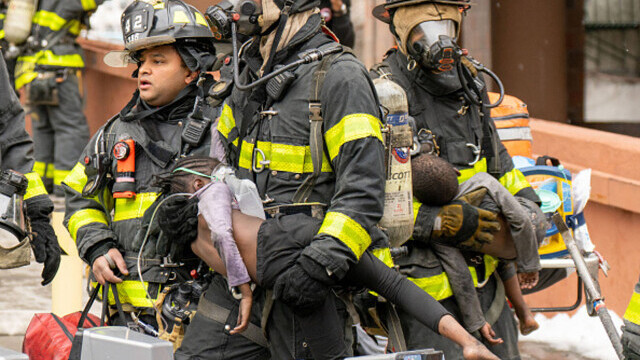 Incendiu devastator într-un bloc din New York. 19 oameni au murit, între care și 9 copii - Imaginea 1