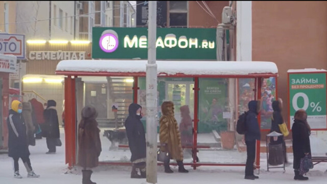 VIDEO Cum e să trăiești în cel mai rece oraș de pe pământ, unde temperaturile ajung și la -70 de grade Celsius - Imaginea 3