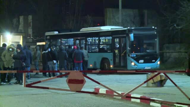 Ziua 4 de grevă la STB. Doar 15 autobuze au circulat duminică. Protestul continuă și luni - Imaginea 4