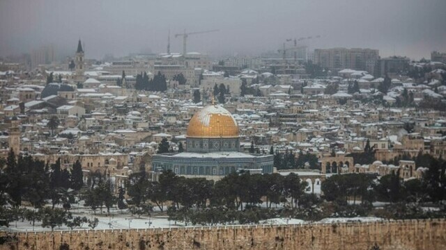Fenomen rar în Israel: Zăpada a acoperit străzile din Ierusalim şi Cisiordania. FOTO și VIDEO - Imaginea 26