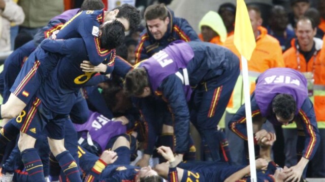 Fiesta in Spania! Ibericii au castigat pentru prima oara Cupa Mondiala! - Imaginea 22