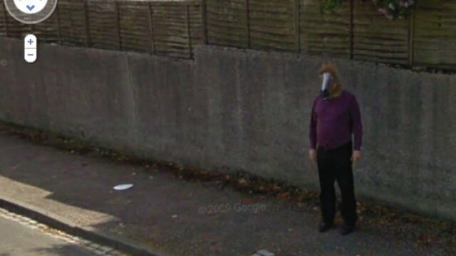 FOTO. Cele mai intrigante instantanee suprinse de Google Street View - Imaginea 1