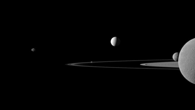 Imagini unice surprinse de proba spatiala Cassini. Misterele planetei Saturn au fost dezvaluite - Imaginea 2
