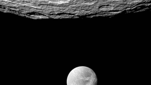 Imagini unice surprinse de proba spatiala Cassini. Misterele planetei Saturn au fost dezvaluite - Imaginea 5