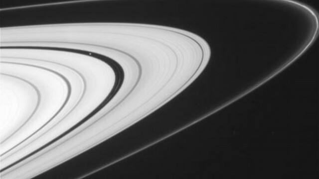 Imagini unice surprinse de proba spatiala Cassini. Misterele planetei Saturn au fost dezvaluite - Imaginea 6