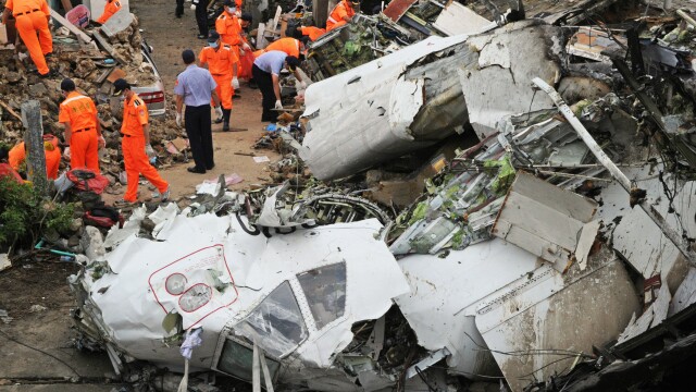Tragedie in Taiwan. 48 de morti dupa ce un avion TransAsia s-a prabusit din cauza vremii nefavorabile - Imaginea 7