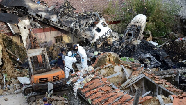 Tragedie in Taiwan. 48 de morti dupa ce un avion TransAsia s-a prabusit din cauza vremii nefavorabile - Imaginea 8