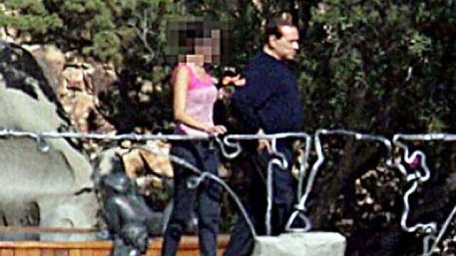 Orgie sexuala in gradina lui Berlusconi! Vezi aici pozele incriminatorii! - Imaginea 4