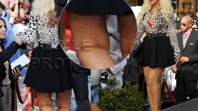 Cultura de celulita pe picioare de diva. Christina Aguilera chiar nu mai are grija de ea. FOTO - Imaginea 1