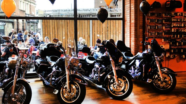 Harley - Davidson, 90 de ani de istorie britanica intr-o singura zi in inima Londrei. GALERIE FOTO - Imaginea 11
