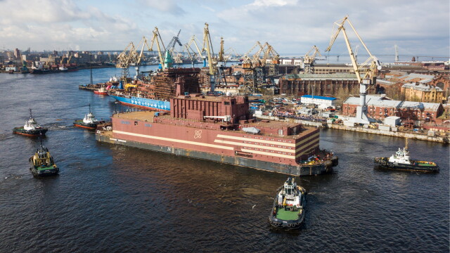 Rusia trimite în larg controversata navă numită ”Cernobîl plutitor”. GALERIE FOTO - Imaginea 10