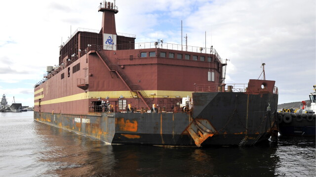 Rusia trimite în larg controversata navă numită ”Cernobîl plutitor”. GALERIE FOTO - Imaginea 15