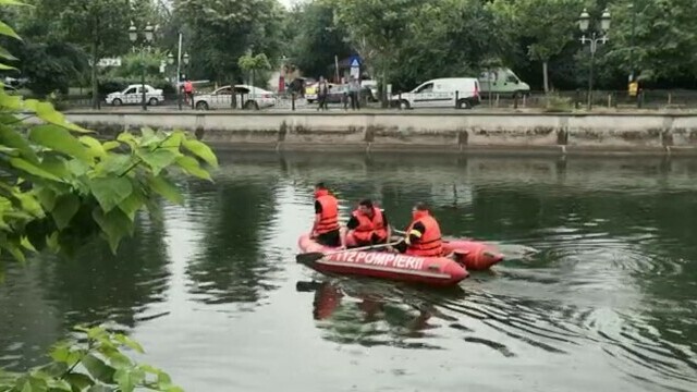 Un bărbat a murit după ce a căzut în râul Dâmbovița. Ce spune femeia care a sunat la 112 - Imaginea 1