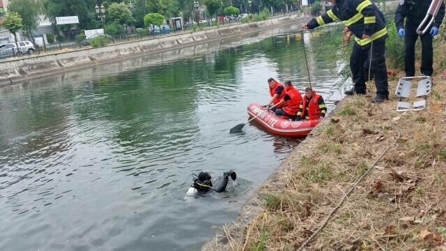 Un bărbat a murit după ce a căzut în râul Dâmbovița. Ce spune femeia care a sunat la 112 - Imaginea 4