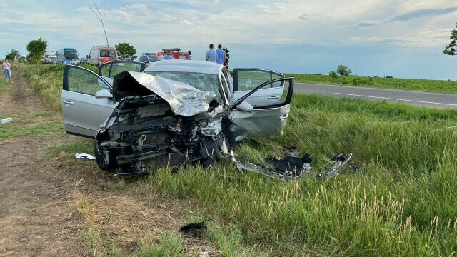 Ce s-a găsit în mașina șoferului care a murit în accidentul din Buzău și a provocat moartea unui copil - Imaginea 4