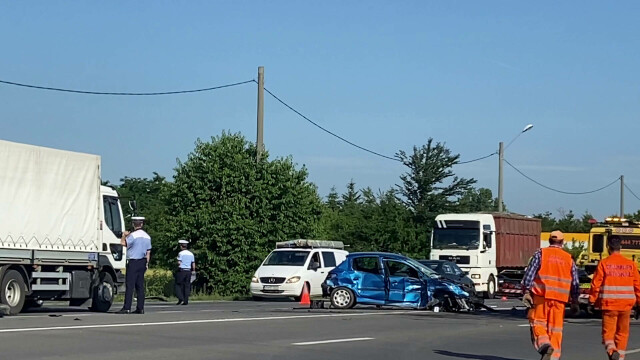 Accident grav în Prahova, cu 3 mașini implicate și un bărbat decedat. Niciun șofer nu purta centura de siguranță - Imaginea 4