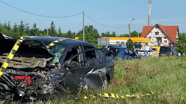 Accident grav în Prahova, cu 3 mașini implicate și un bărbat decedat. Niciun șofer nu purta centura de siguranță - Imaginea 5