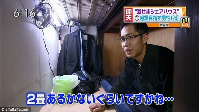 Viata tinerilor din Tokyo care traiesc in apartamente-sicriu. Chiria, echivalentul a 2.000 de lei - Imaginea 3