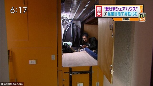 Viata tinerilor din Tokyo care traiesc in apartamente-sicriu. Chiria, echivalentul a 2.000 de lei - Imaginea 5