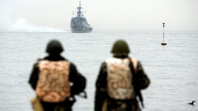Criza din Ucraina. Armata a respins un atac rus asupra unei nave militare. Rusia a testat o racheta balistica - Imaginea 18
