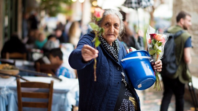 Cum s-a simtit Atena de ziua ei. Grecii, in cautarea unui euro pierdut. FOTO REPORTAJ - Imaginea 8