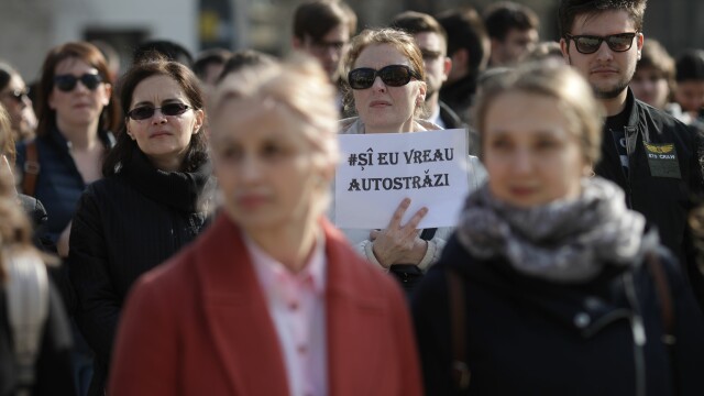 Mii de bucureșteni s-au alăturat mișcării #șîeu. ”Barbu Văcărescu”, blocat. GALERIE FOTO - Imaginea 7