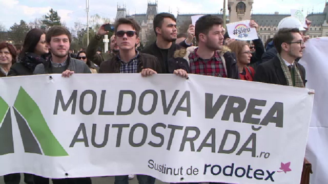 Mișcarea #șieu. Românii au blocat străzile în zeci de orașe și au cerut autostrăzi - Imaginea 3