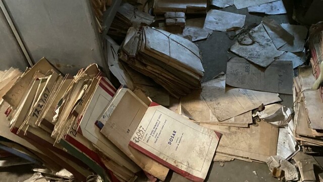 Dezastrul găsit într-o arhivă a Casei de Pensii Bucureşti. Dosarele sunt ținute în condiții mizere - Imaginea 2