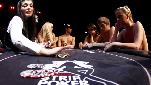 Vrei sa participi la turneul mondial de poker pe dezbracate? FOTO! - Imaginea 5