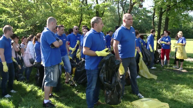 3.000 de voluntari au pus mana pe saci si manusi si au curatat judetul Timis de deseuri - Imaginea 8