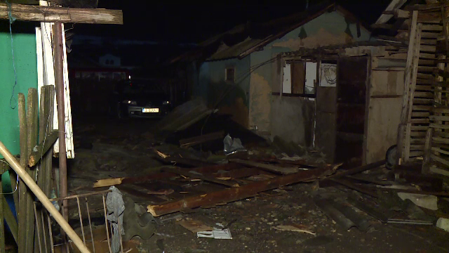 Dezastrul lăsat în urmă de tornada din Călăraşi. A nimicit un sat în cateva minute - Imaginea 1