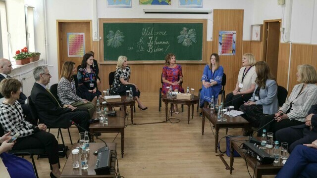 VIDEO | Jill Biden, despre mamele ucrainene cu care s-a întâlnit la Bucureşti. „Cred că voi sunteţi cele uimitoare” - Imaginea 10