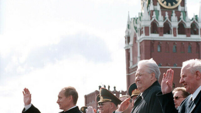 FOTO | Scurtă istorie a zilei de 9 mai. De ce aniversează Rusia Ziua Victoriei în 9 mai și restul Europei în 8 mai - Imaginea 13