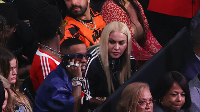 Madonna, apariție spectaculoasă alături de fiul ei de 16 ani, la un meci de box. GALERIE FOTO - Imaginea 5
