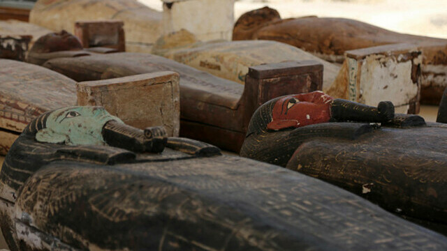 Arheologii au deschis sute de sarcofage din Egipt care au stat închise 2.500 de ani. Ce au găsit în unul dintre ele. FOTO - Imaginea 10