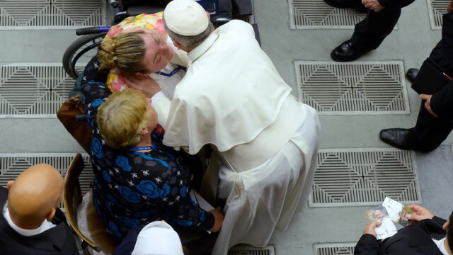 Bland, modest si plin de umor. Papa Francisc, liderul spiritual care i-a cucerit chiar si pe atei - Imaginea 4