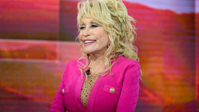 GALERIE FOTO Cum arăta Dolly Parton în tinerețe. Actrița a împlinit 76 de ani - Imaginea 1